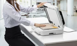 Scanner à plat compact WorkForce DS-1730 pour les petites entreprises et les bureaux à domicile.
